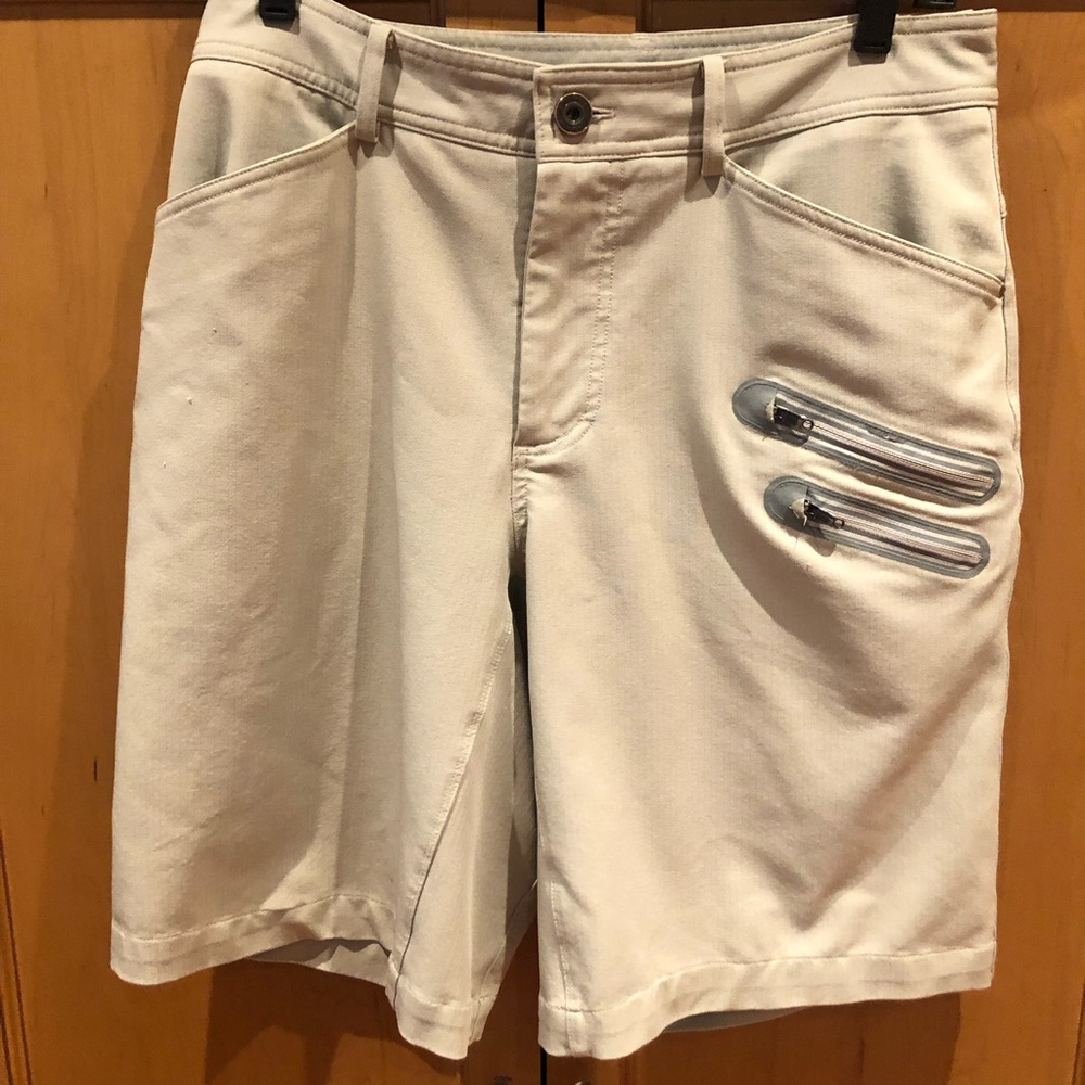 Lululemon shorts with zipper accent